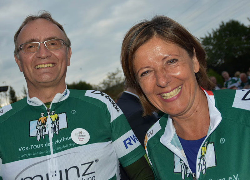 Ministerpräsidentin Malu Dreyer fuhr die letzten fünf Kilometer in Neuwied gemeinsam mit Landrat Kaul auf einem Tandemrad mit.